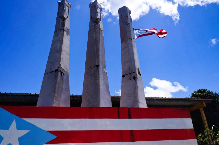 Closeup view of the Los Tres Reyes in the Pork Highway