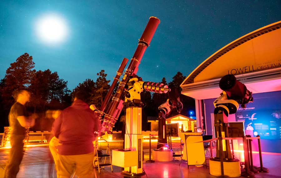 People at the Lowell Observatory doing stargazing at night
