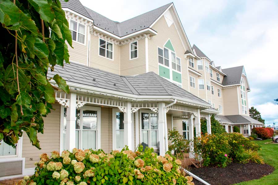 The Loyalist Country Inn from the outside