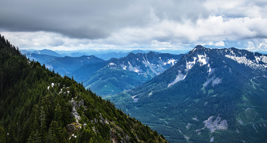 The view from the Mailbox Peak Summit