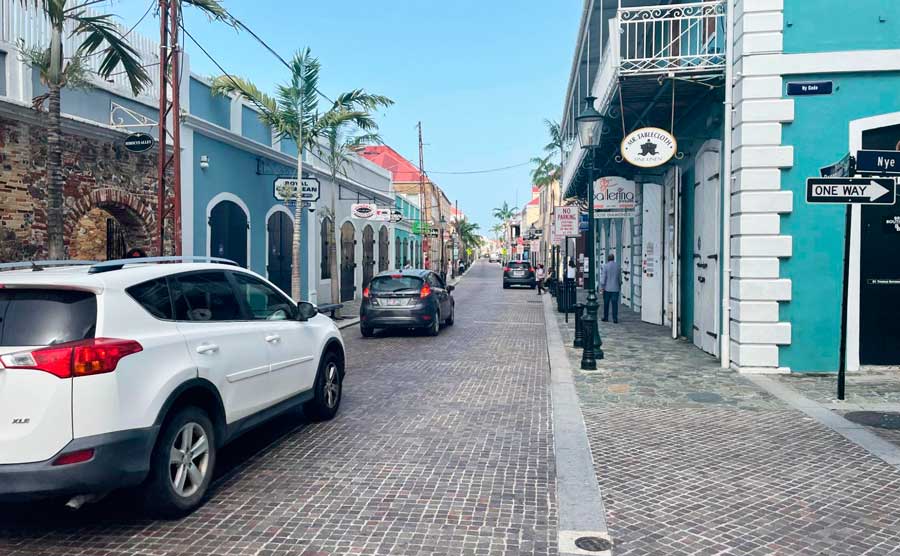Cars on the main street of St. Thomas
