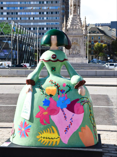 A colorful artwork at the Meninas Madrid Exhibition