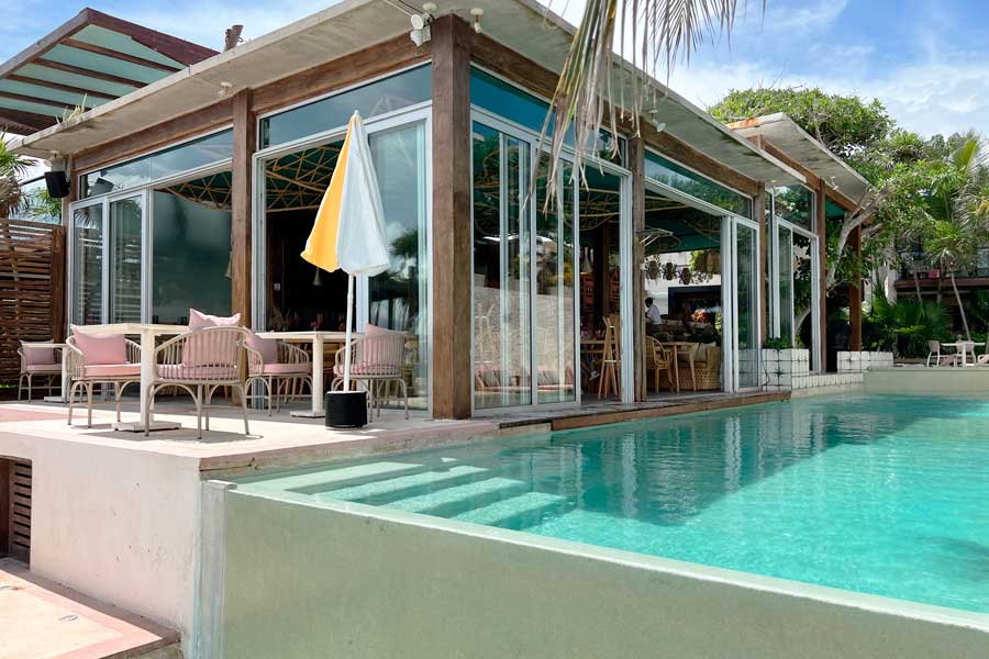 View from a pool in Mi Amor a Colibri Boutique Hotel