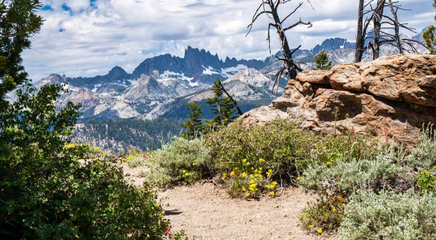 View of the trail leading to the Minaret Vista viewpoint in Mammoth Lakes