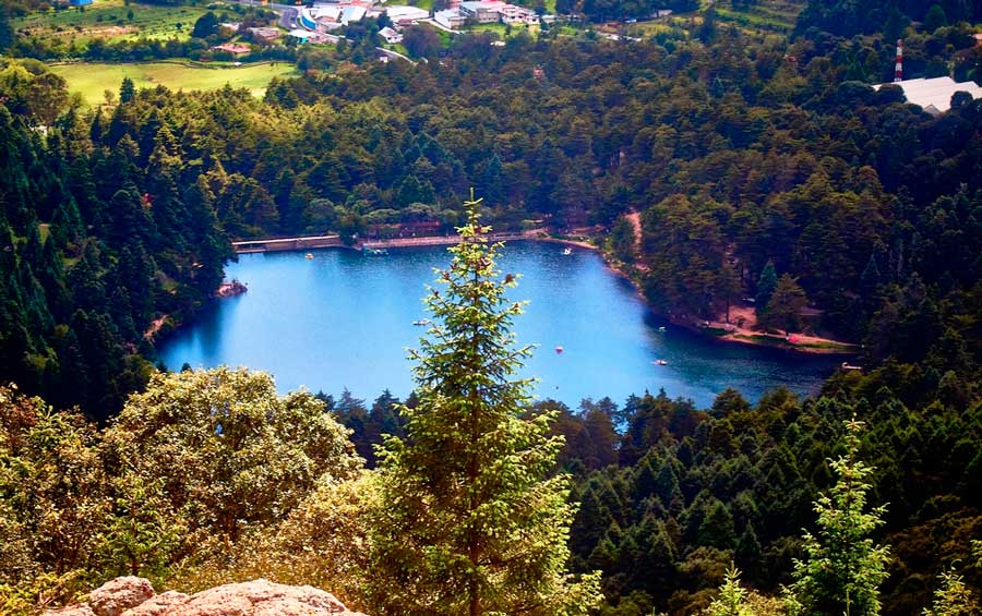Overlooking view of a lake in Mineral Del Chico