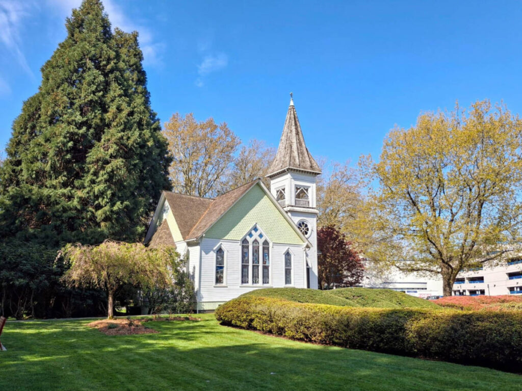 Exterior view of the Minoru Chapel surrounded by greenery