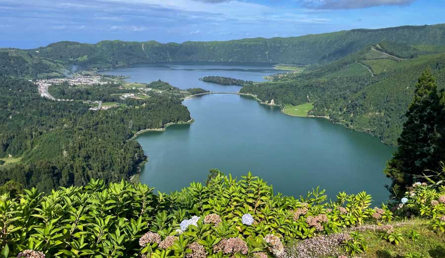 Overlooking view of the Miradouro da Vista do Rei