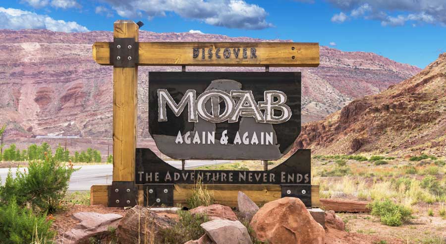 The welcome sign to Moab in Utah