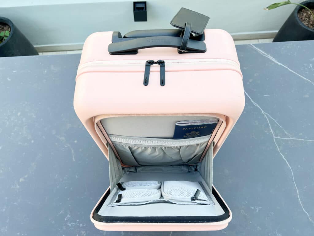 View of the Monos luggage laptop compartment with small pockets on it