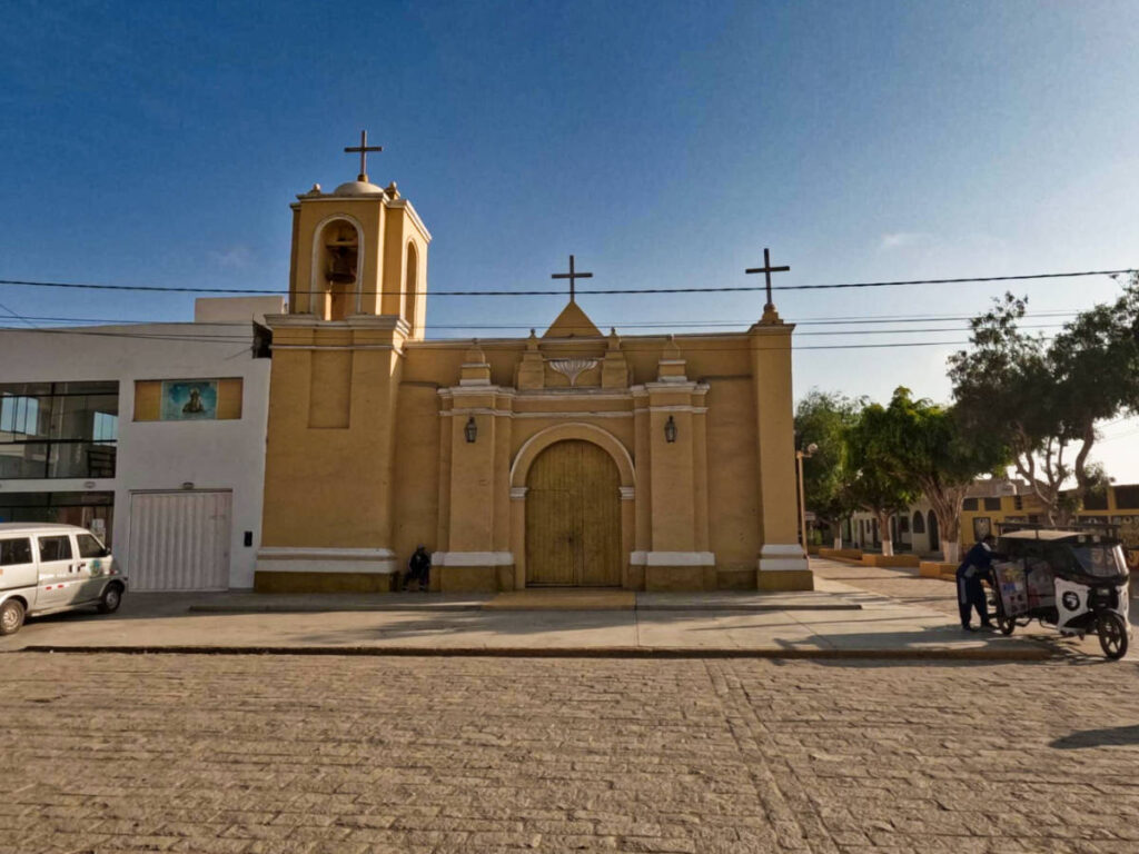 A mototaxi near the cathedral in Magdalena de Cao