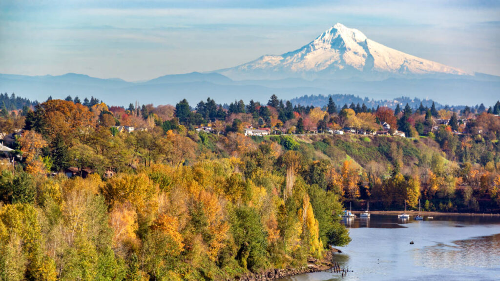 View of the fall foliage landscape and the Mount Hood in the background