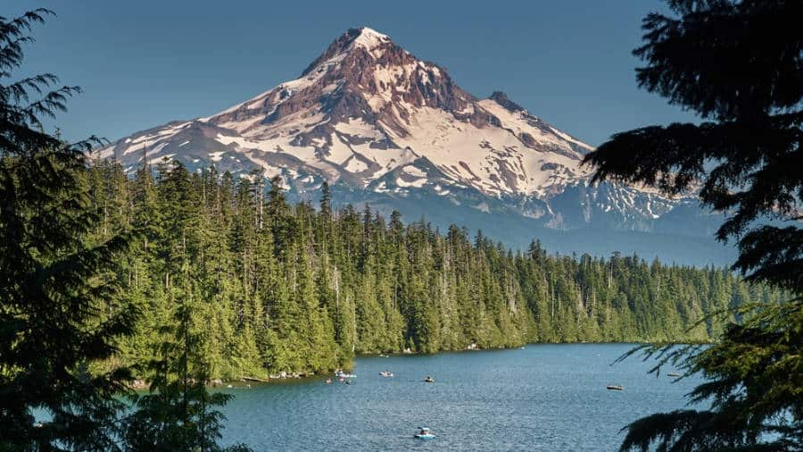 Overlooking view of the Hood River and the Mount Hood