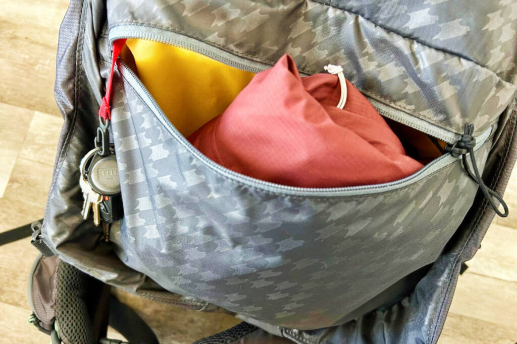 View of the internal lid pocket of the Mountainsmith Apex