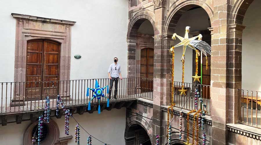 Nate on the balcony of Museo Histórico Casa de Allende