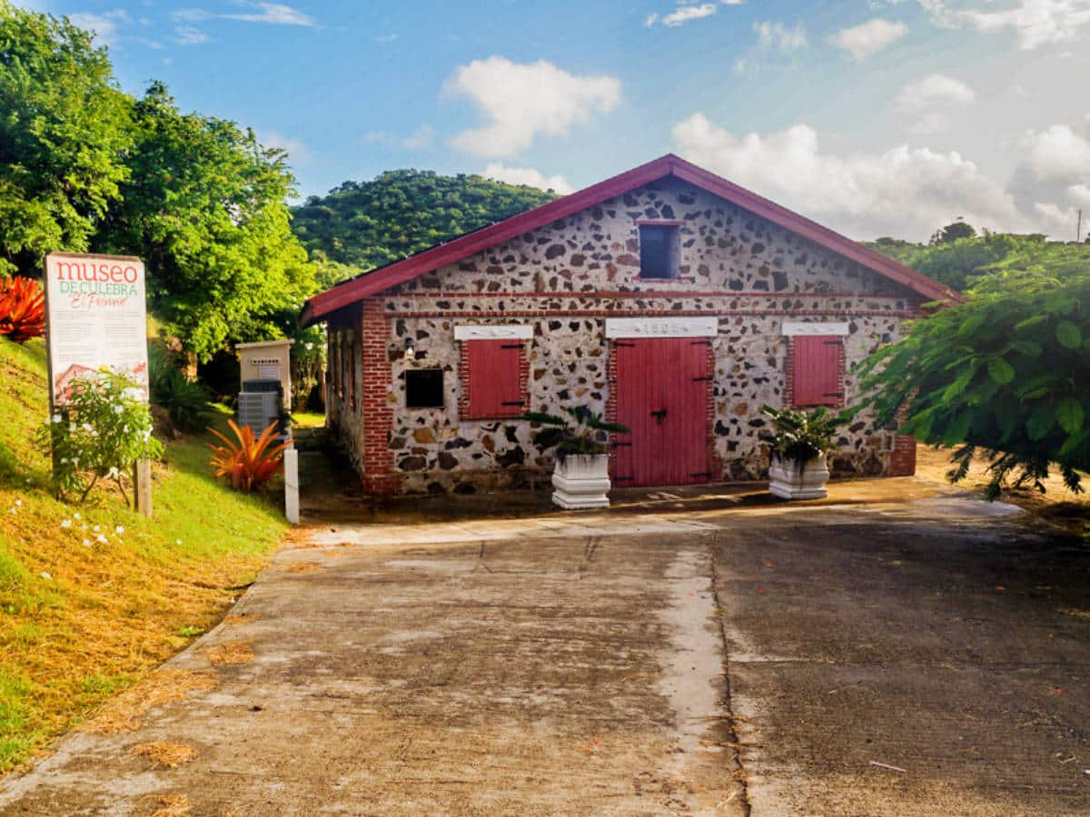 View of the entrance to Museo Histórico de Culebra "El Polvorín"