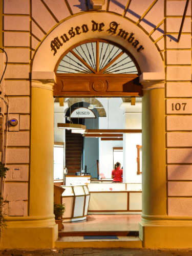 View of the entrance to Museo del Mundo Ambar