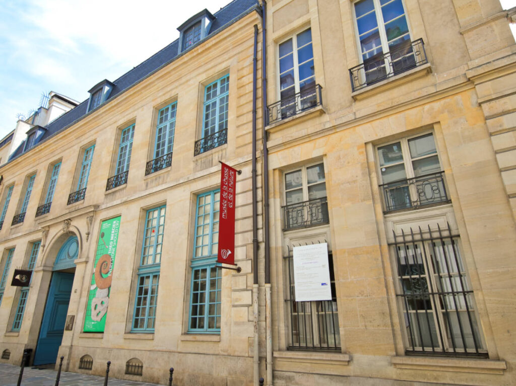 Exterior view of the Museum of Hunting and Nature