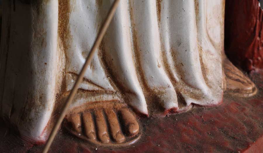 Close up view of a ceramic statue in Museum of Spanish Colonial Art