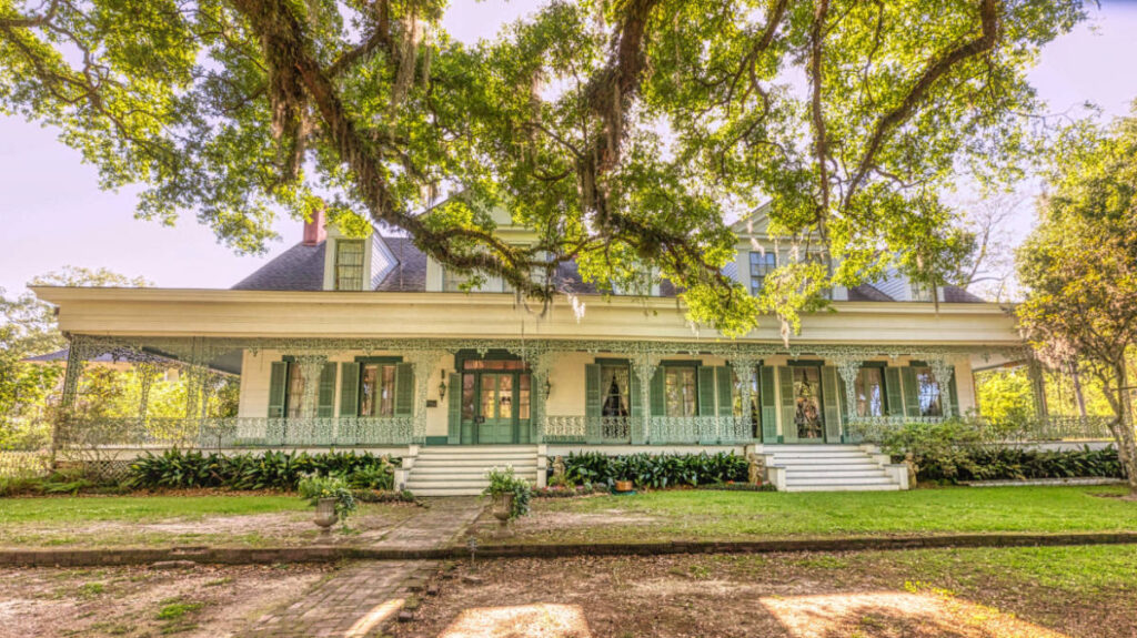 The Myrtles Plantation from the outside