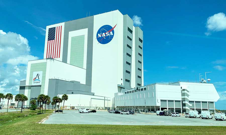 View of the Vehicle Assembly Building of NASA during a tour