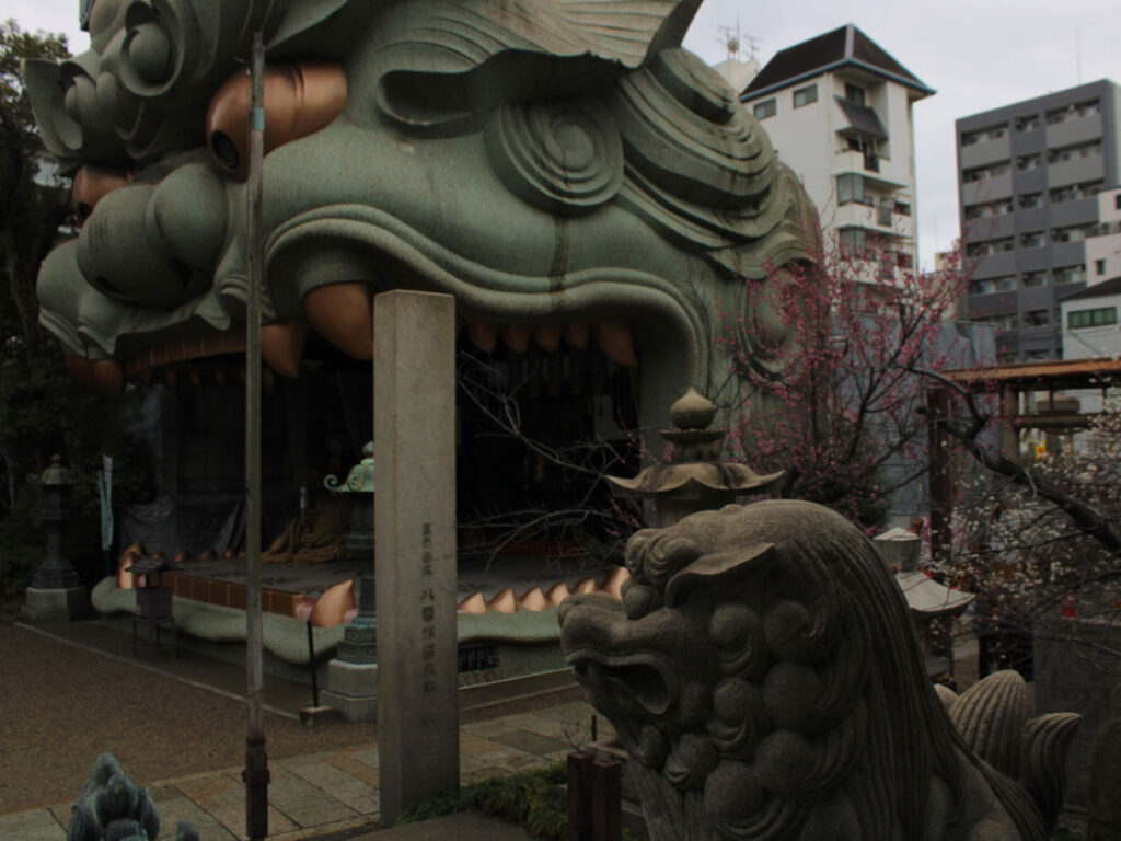 View of the statues at Namba Yasaka Jinja in Osaka