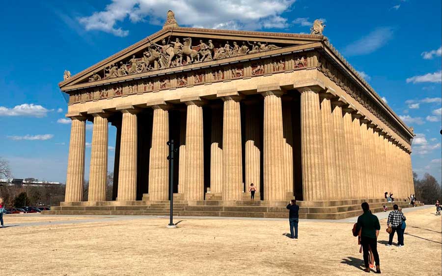 People outside the Nashville Parthenon