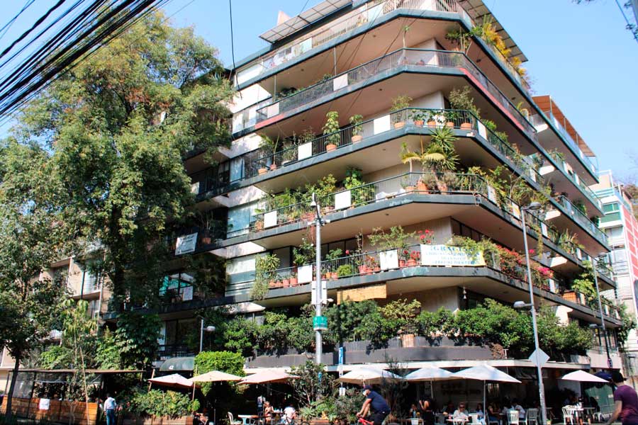 View of people in the neighborhood of Roma