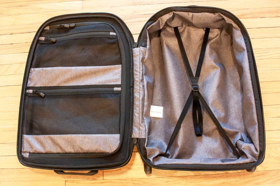 The internal pockets from the interior of the Nomatic Navigator Carry On