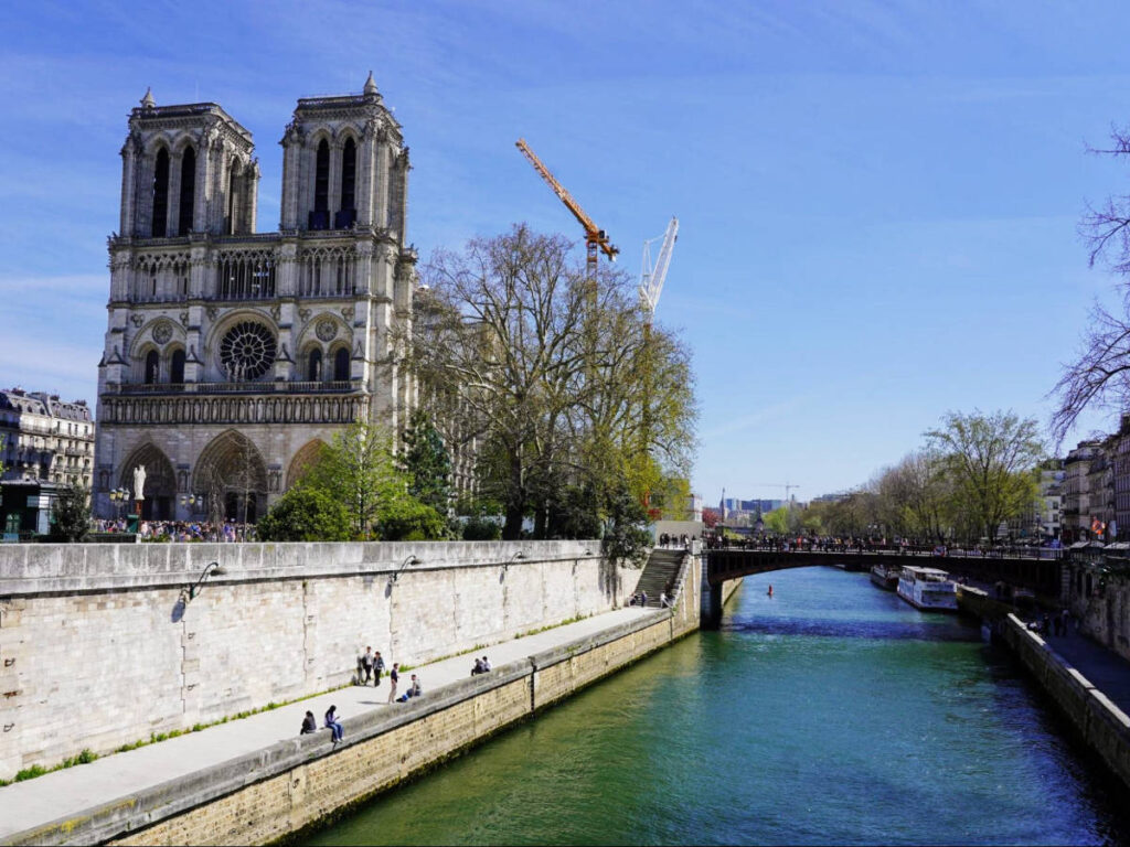 Clear blue sky over the Notre Dame