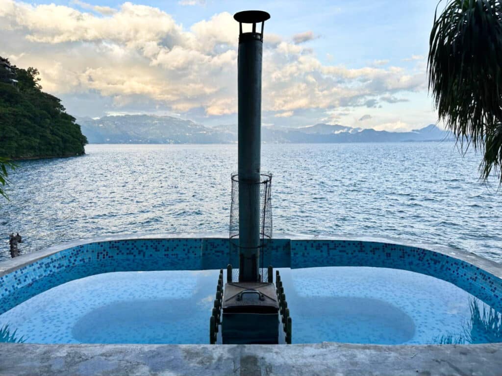 Scenic view from the pool area in La Casa del Mundo Pool
