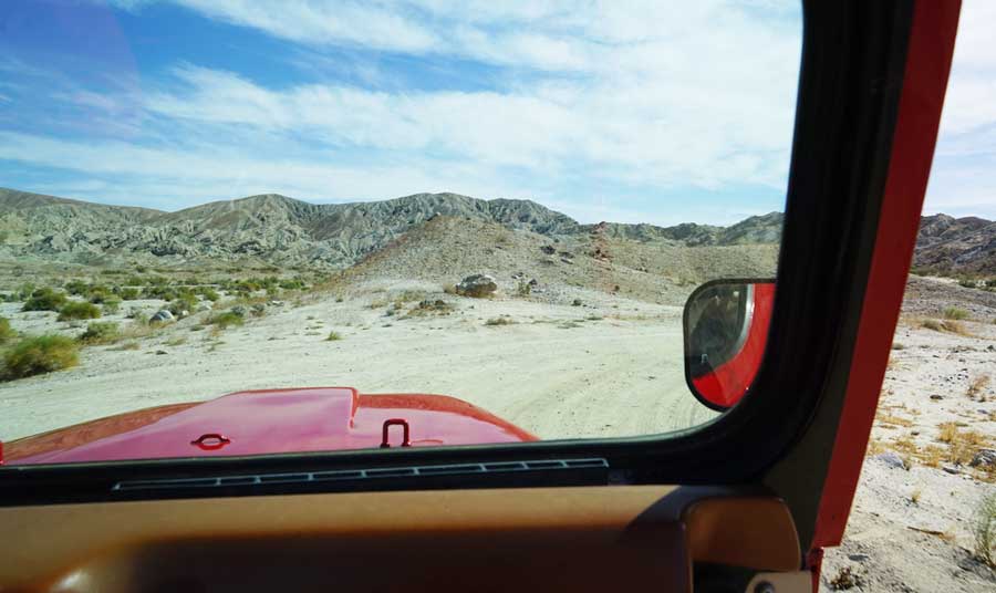 View from the vehicle white having a roundtrip in Joshua Tree