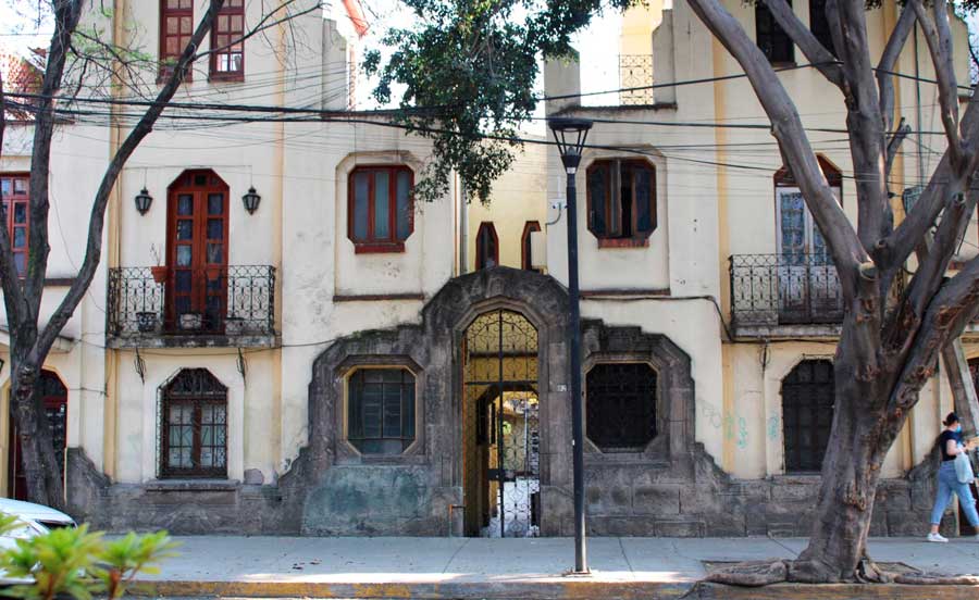 View of an old building in Roma neighborhood