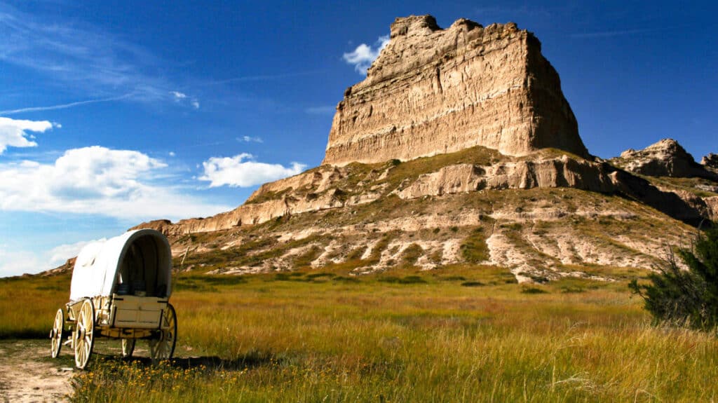 A western wagon at the trail in Scotts Bluff National Monument