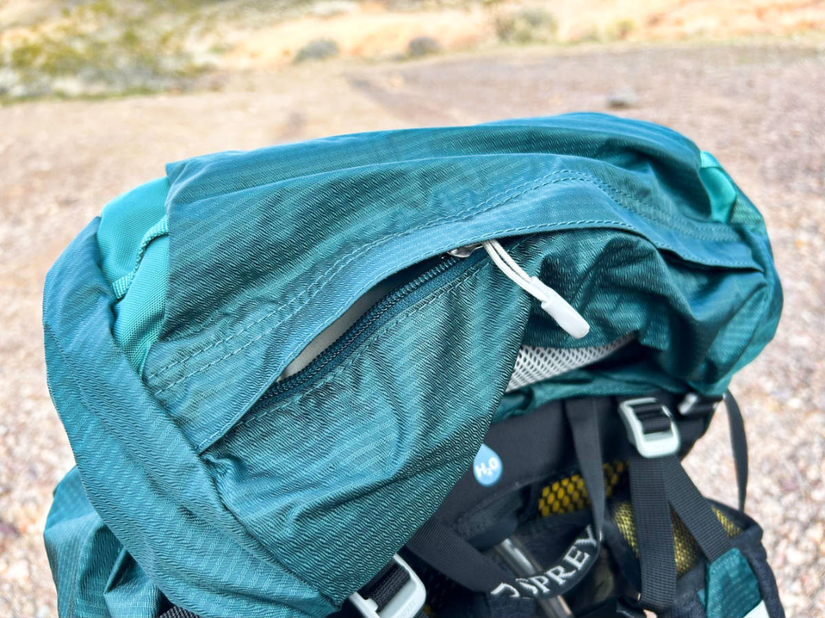 Closeup view of the exterior material and zipper of Osprey Eja Backpack