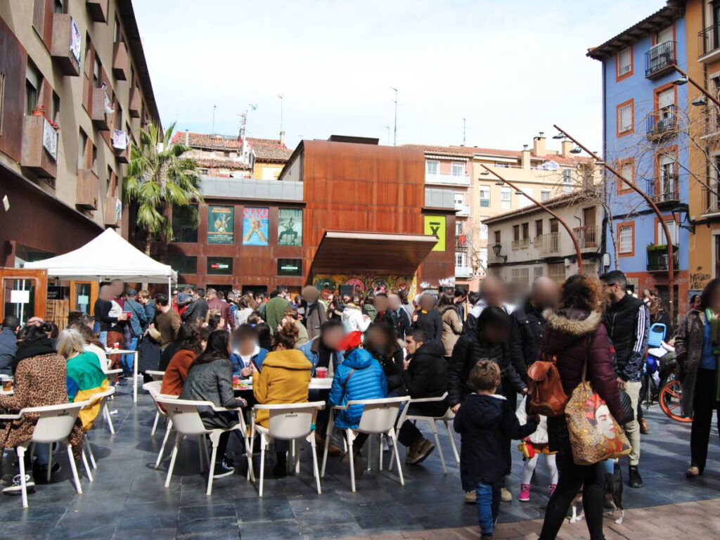 The crowd at an outdoor concert at Las Armas