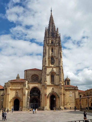 Outside view of the Oviedo Cathedral