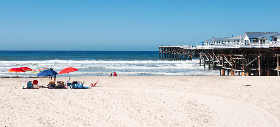 View of the white sand in the Pacific Beach in San Diego