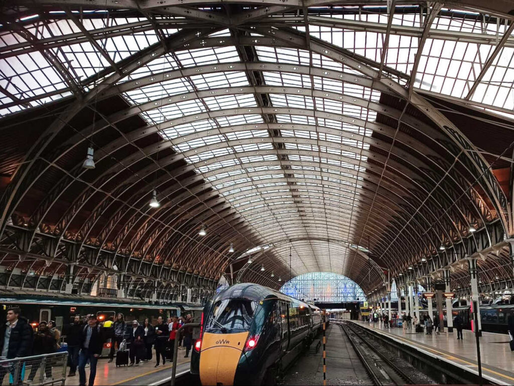 View of the train and the crowd in Paddington Station