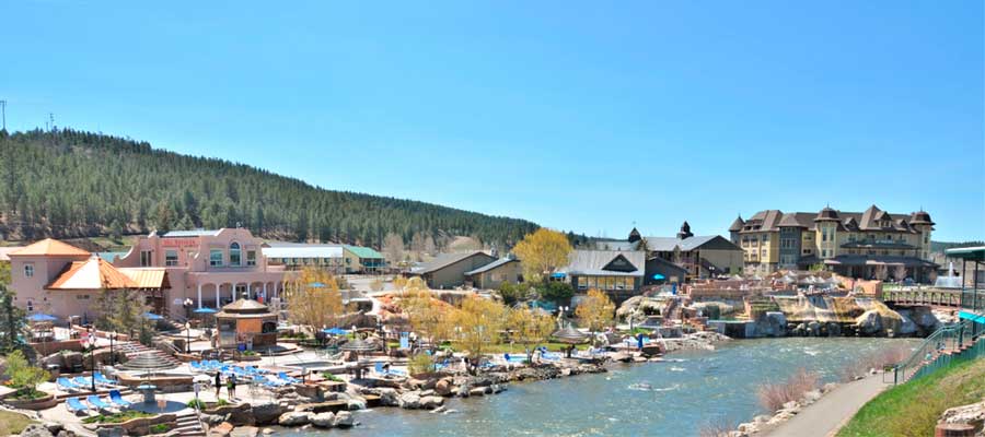 View of the Pagosa Springs under the clear blue sky