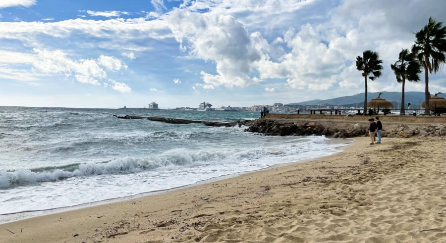 A breezy day in Palma City Beach