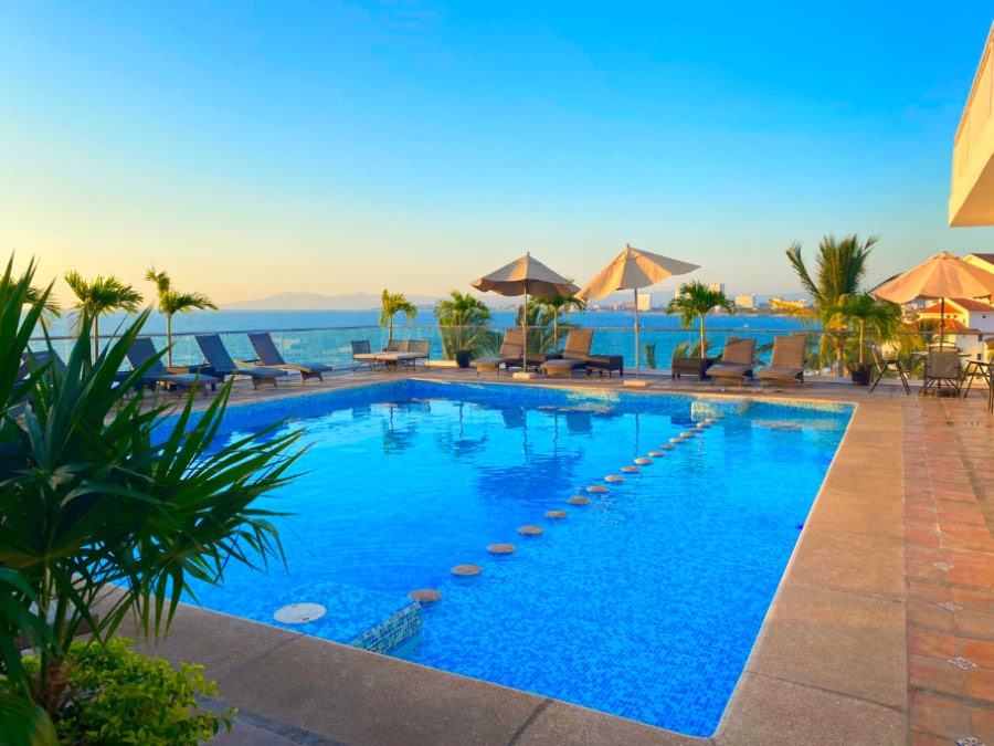 View of the pool and the clear blue sky in Paramar Beachfont