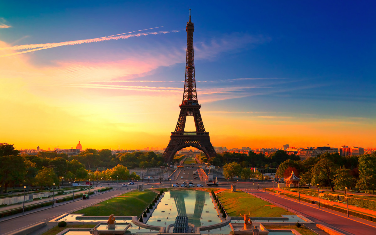 Colorful sky over the Eiffel tower in Paris