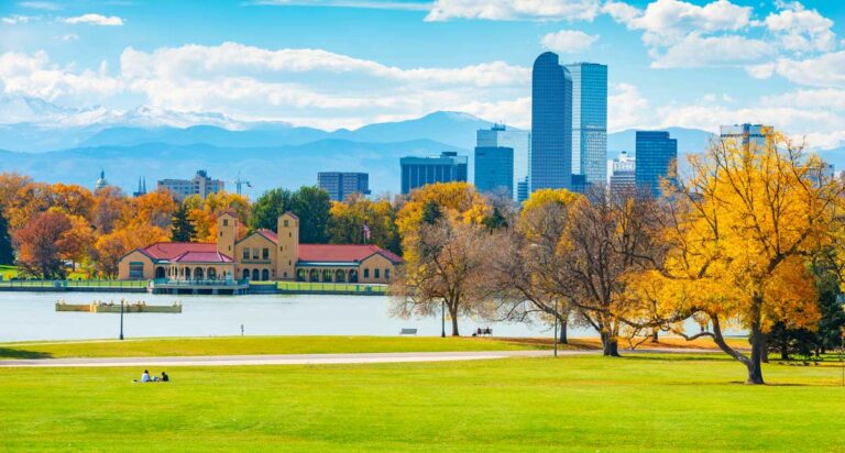Scenic view in a Park in Denver during autumn season