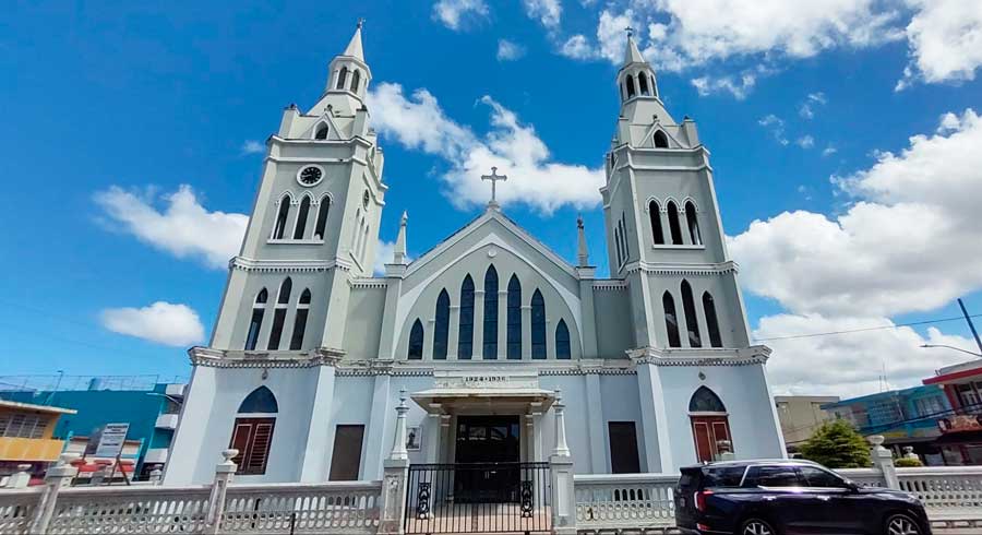 The Parroquia San Francisco de Asis from the outside and clear blue sky above it
