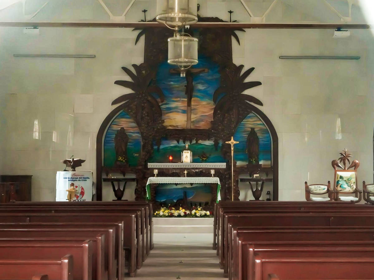 The altar of Parroquia San José de Luquillo