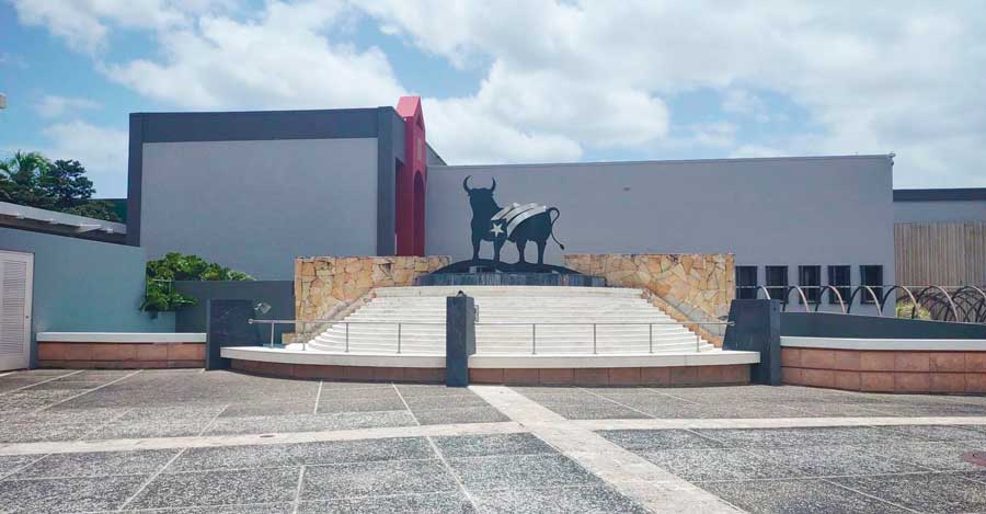 The Paseo de las Artes Abelardo Díaz Alfaro from the outside