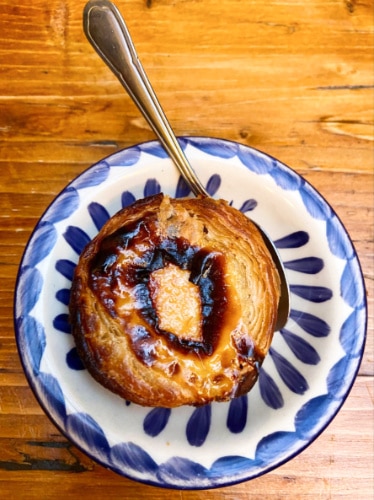 Closeup view of the Pastel de nata from Casa do Frango