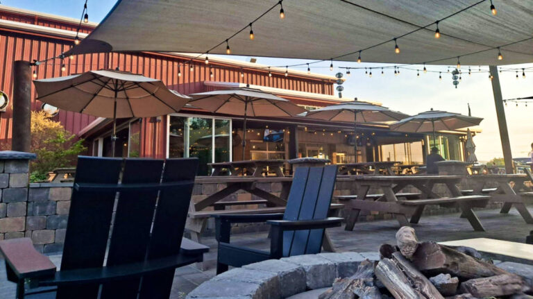 View of the outdoor patio of Bale Breaker