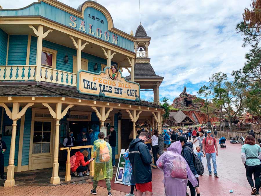 People in front of the Pecos Bill Cafe