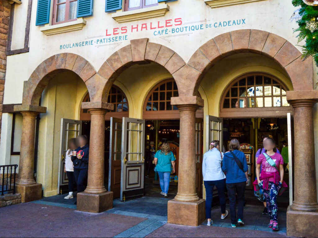 View of the people walking in and out at the entrance of Les Halles Boulangerie